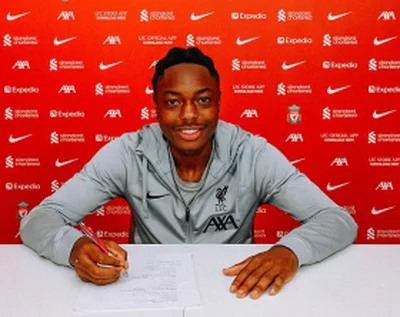 Confirmed: Box-to-box Nigeria-eligible midfielder signs new contract with LiverpoolÂ 