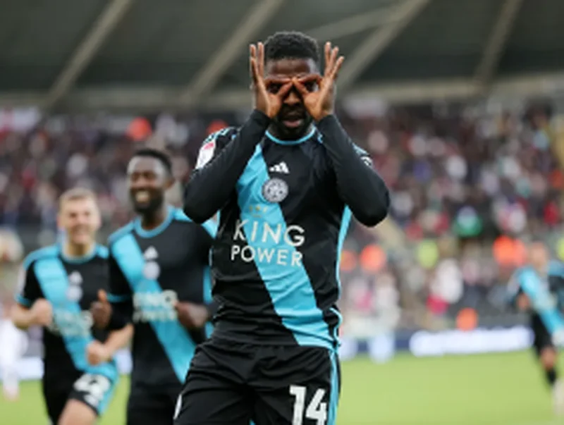 Video: Iheanacho finishes off lovely team move by Leicester City but hurts himselfÂ 