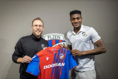 Official : Czech champions loan in 20yo Nigerian strikerÂ Rafiu Adekunle Durosinmi