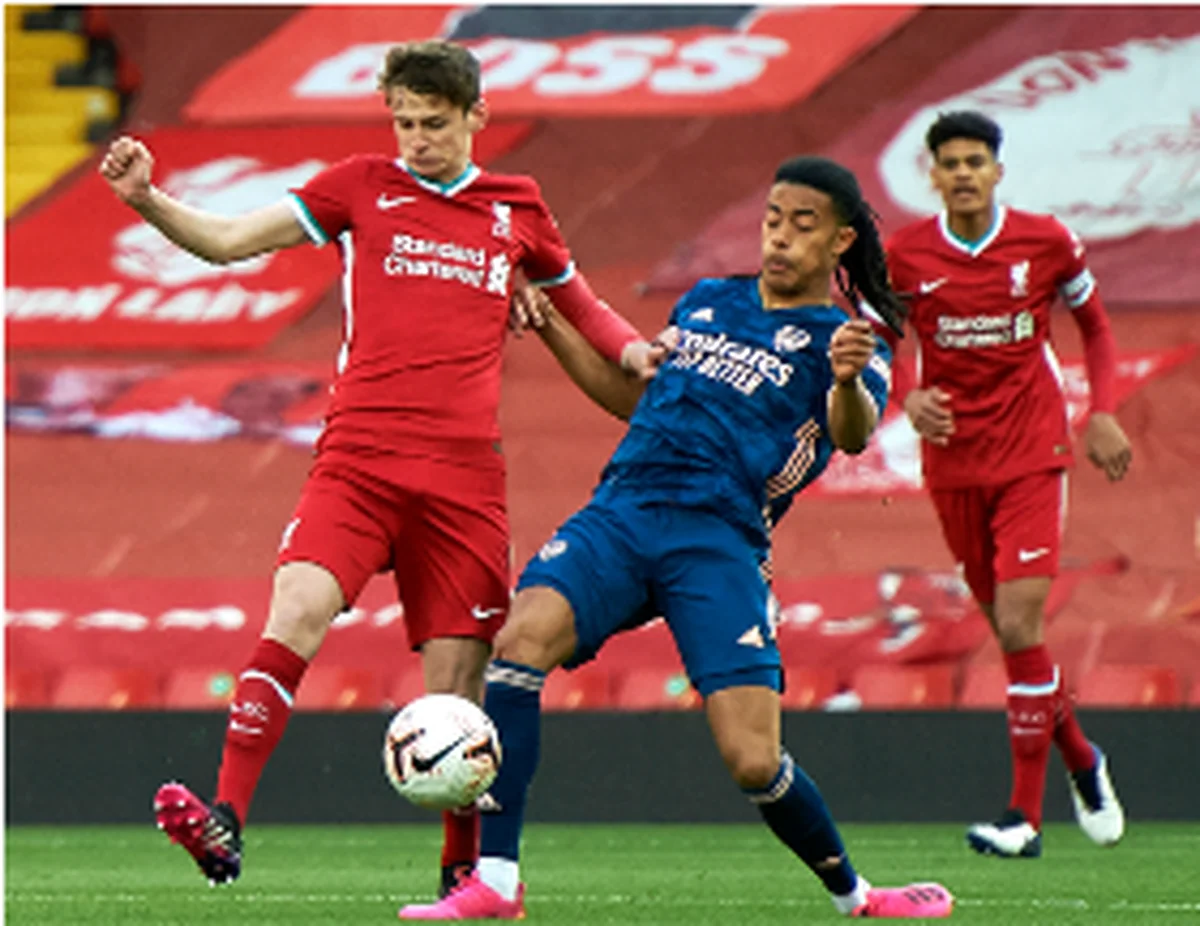 Liverpool boss Klopp watches Azeez concede and score penalty as Arsenal are beaten in FA Youth Cup