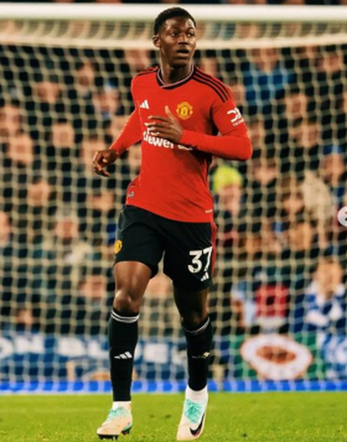 Nigerian-born former Man City defender Onuoha names two Man Utd players who impressed him v Everton 