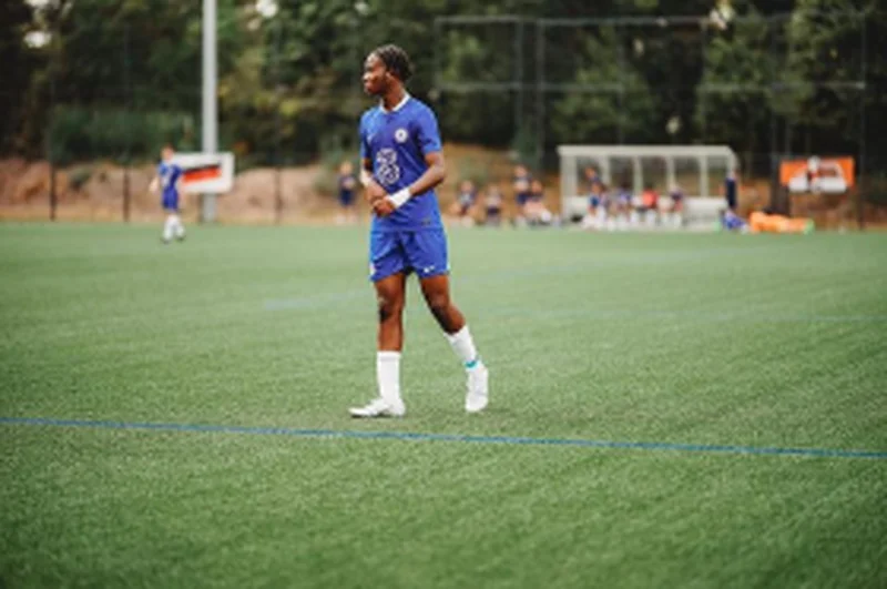'Powerful attacking player' of Nigerian descent signs first professional contract at ChelseaÂ 