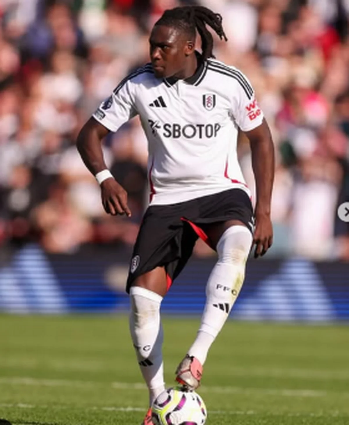 'They've had a look' - Merson gives his take on Bassey's handball in Fulham's win at Burnley