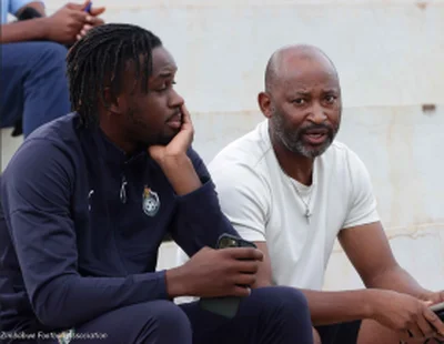  Zimbabwe sweating on fitness of Luton Town striker ahead of WCQ v Nigeria; Peter Ndlovu watches trainingÂ 