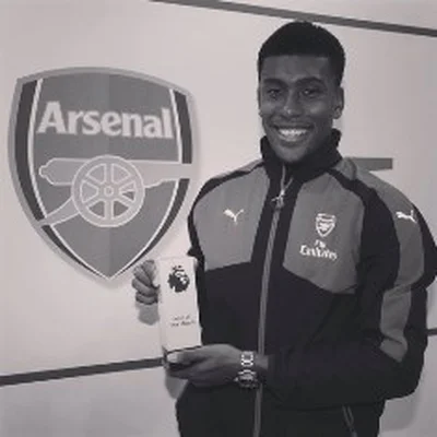  Fans knock Manchester United's Malacia for posting Iwobi's picture on Instagram 