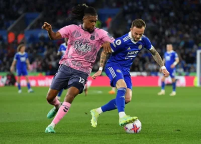 Early birthday present for Iwobi as Everton star scores crucial equaliser in 2-2 draw v LeicesterÂ 