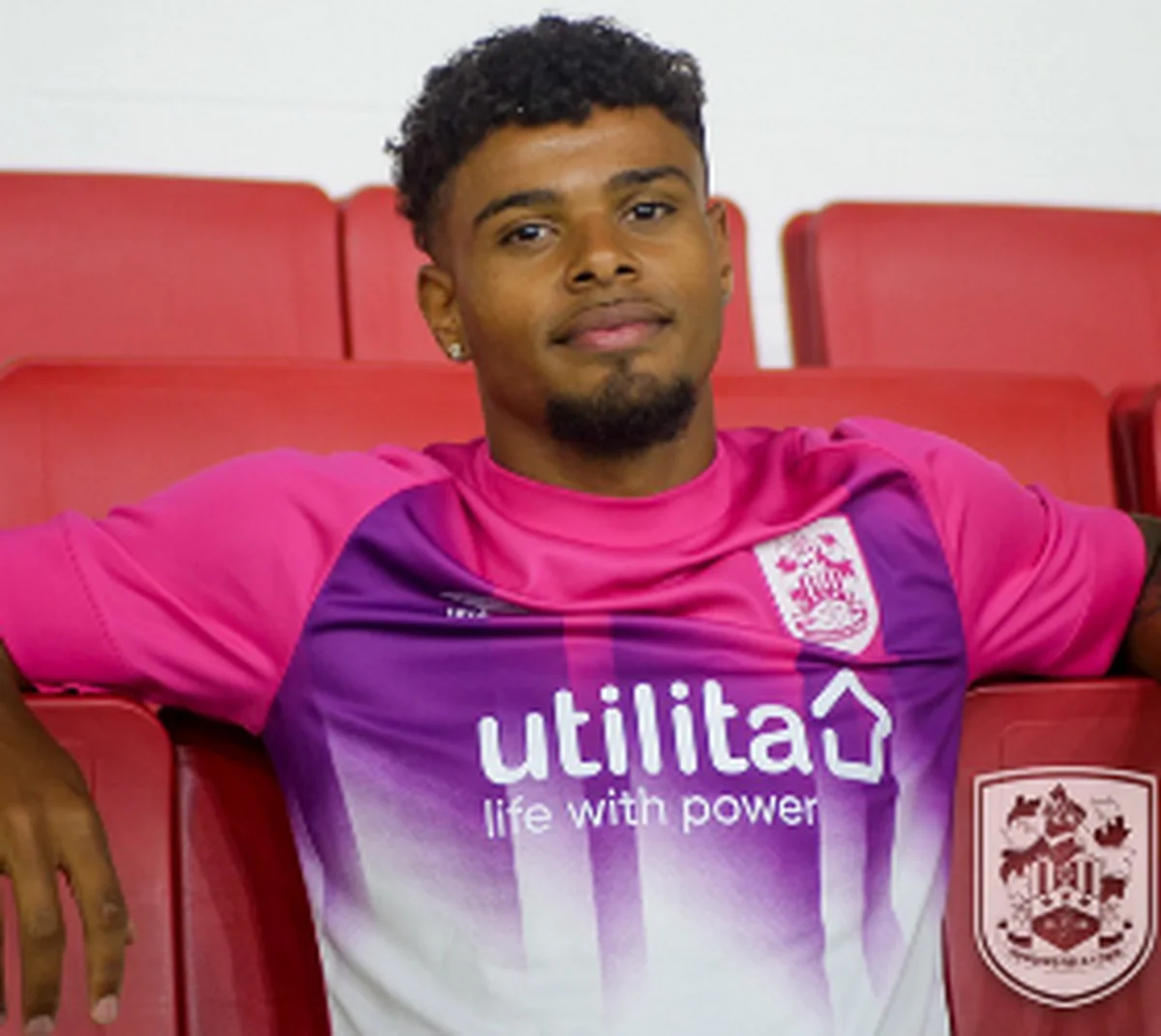 Official : Chelsea loan out Super Eagles-eligible midfielder to Championship club
