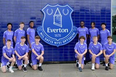 Official : Nigerian striker who idolises Arsenal record goalscorer signs Everton scholarship deal