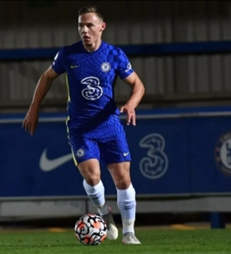Confirmed : Chelsea recall 19-year-old striker from loan spellÂ 
