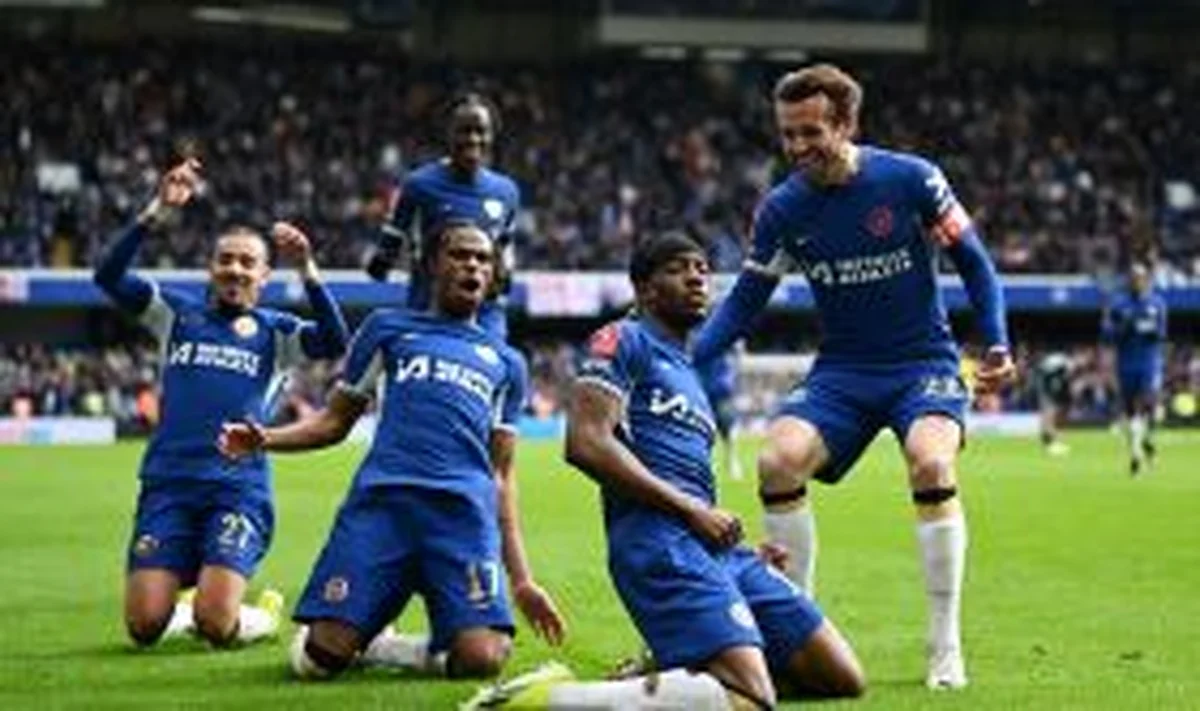 Super-subs: Nigeria-eligible duo come off the bench to rescue Chelsea in win against Ndidi's LeicesterÂ 