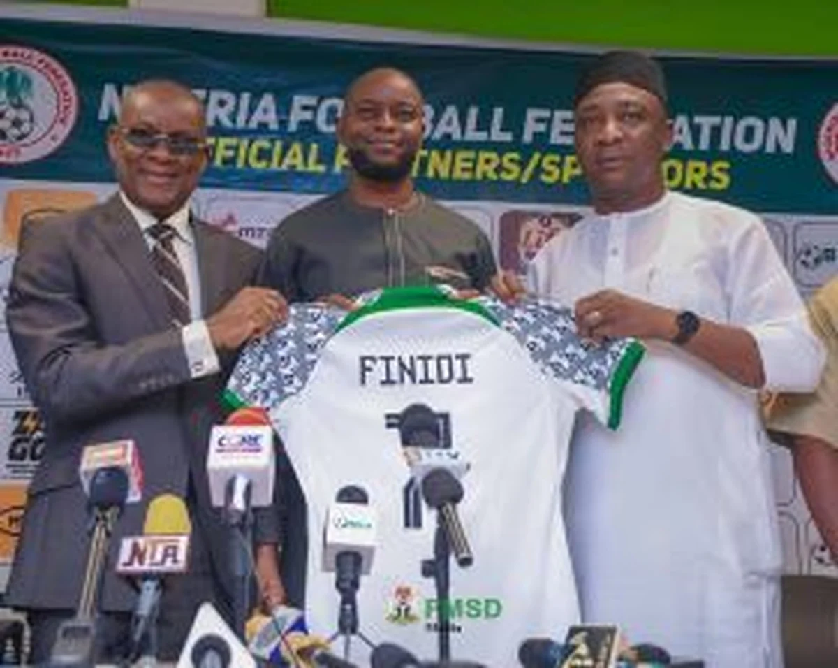 'He needs to respect Finidi' - Ex-Nigeria GK on appointment of Amokachi asÂ Super Eagles assistant coachÂ 