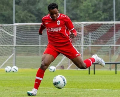 Ex-Barcelona, Milan and Bayern starÂ runs the rule over 18yo Antwerp striker UdohÂ 