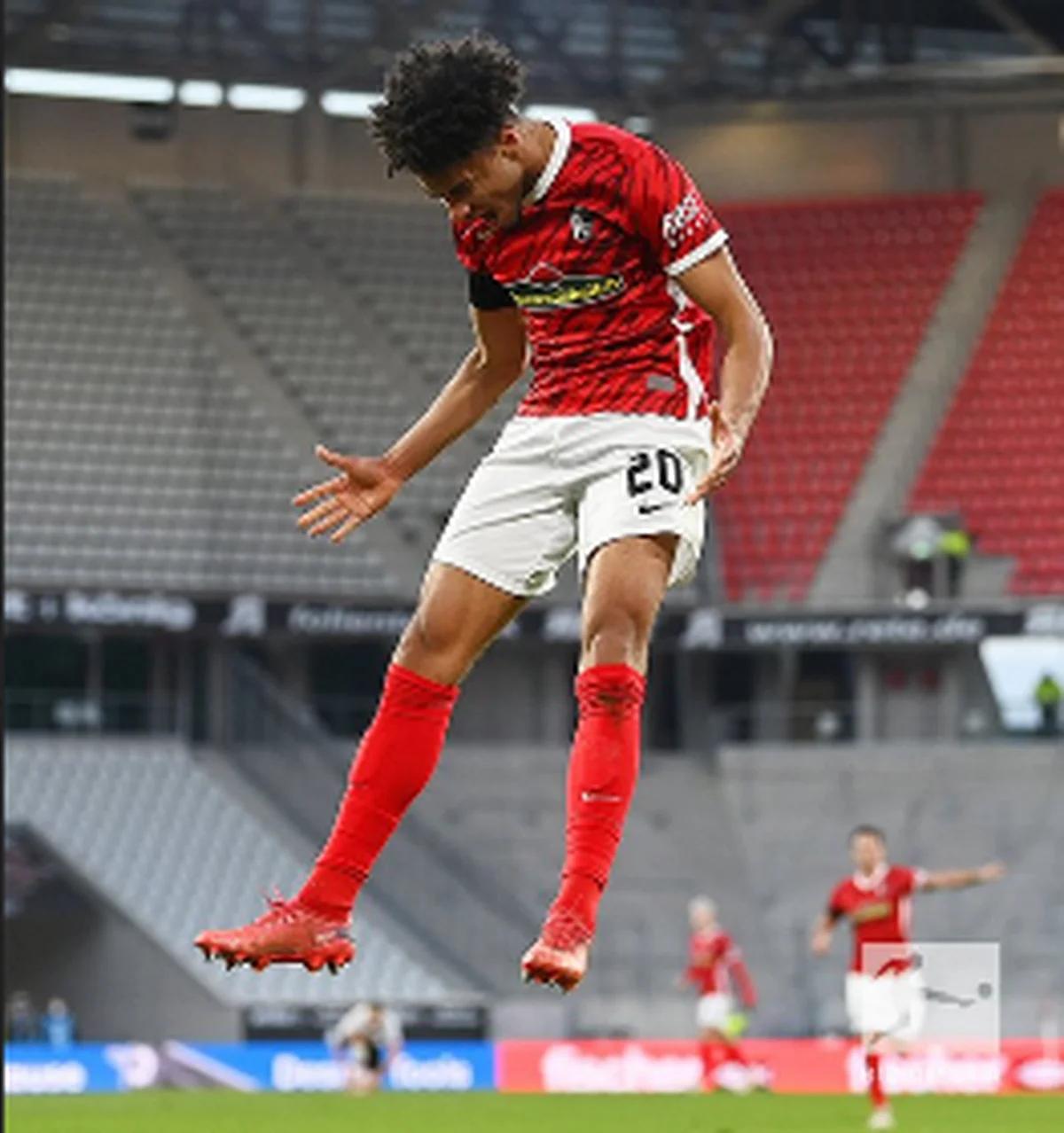 How can Freiburg's German-Nigerian attacker fit in at Brentford if proposed move goes through?