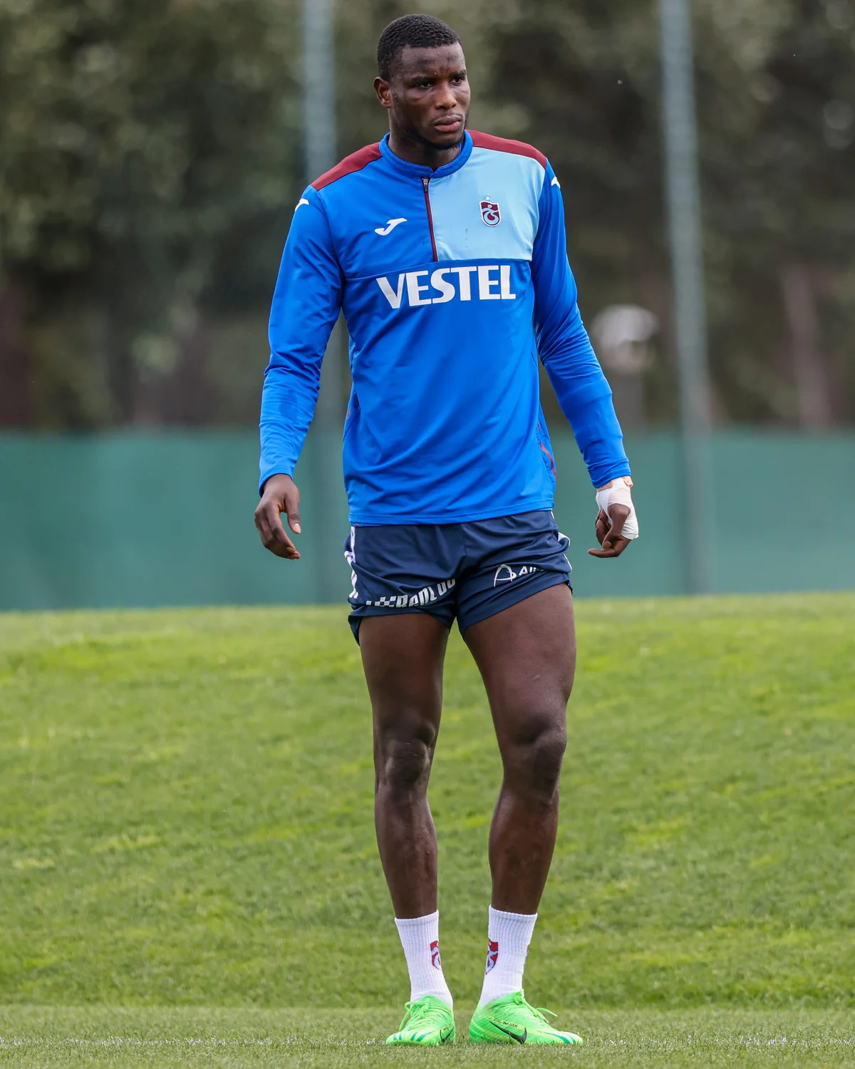 Photo: Trabzonspor striker Onuachu trains with special bandage ahead of potential return to actionÂ 