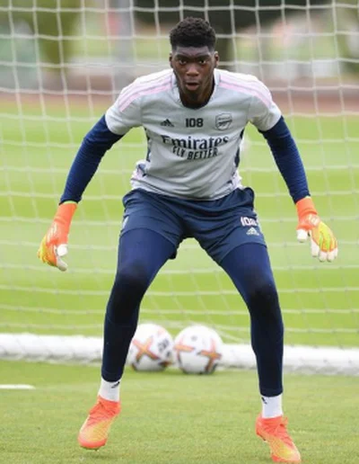 17yo Arsenal-owned player of Nigerian descent makes senior debut for non-league clubÂ 