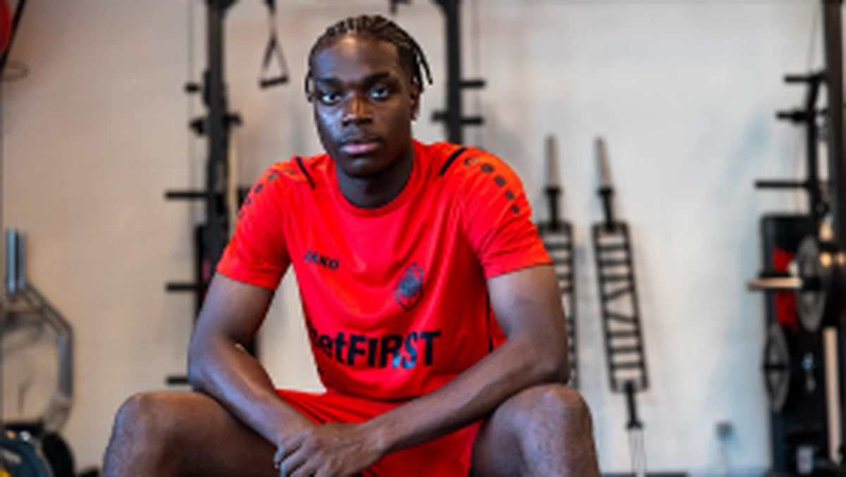 Official: Belgian champions Antwerp sign 16yo Lagos-born center forwardÂ 