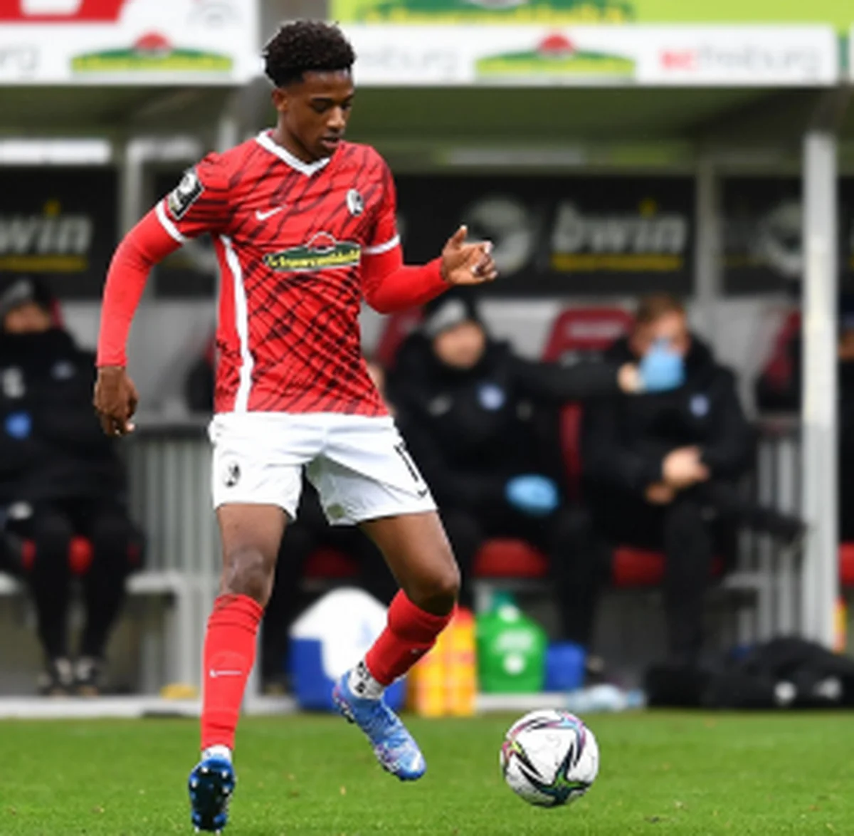 Official: Paderborn loan in former Bayern Munich youth teamerÂ EzekwemÂ 
