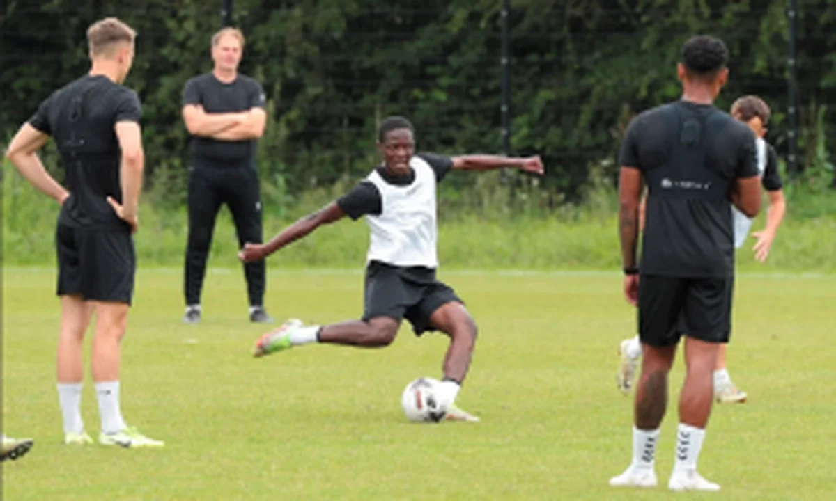 Done deal: Ex-Chelsea youth teamer Makanjuola joinsÂ Scunthorpe United on dual registrationÂ 
