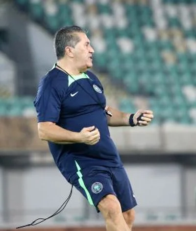Super Eagles GK crisis: Peseiro lands in South Africa to run the rule over Chippa United starÂ 