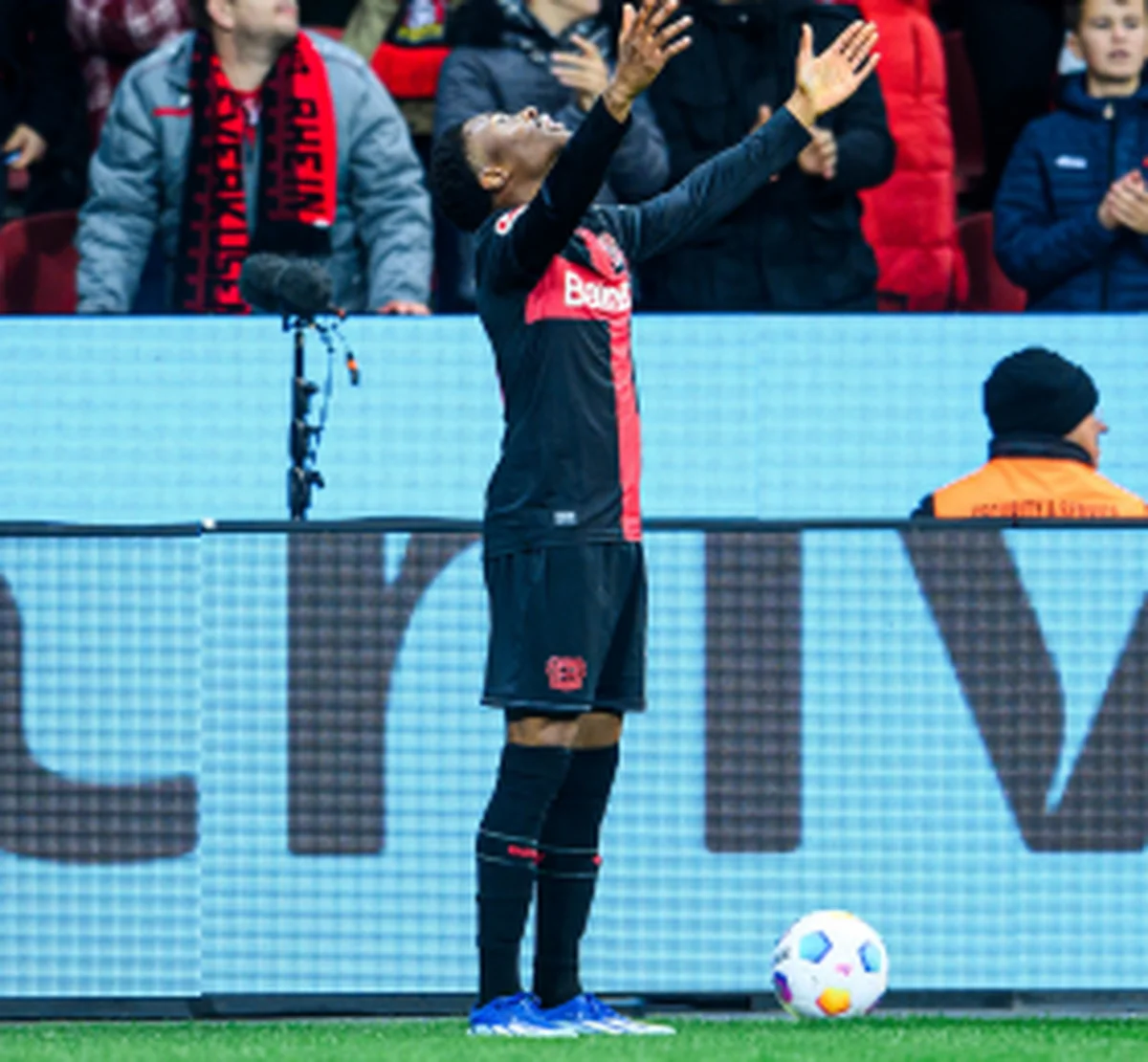 'In Nigeria they have great strikers' - Bayer coach AlonsoÂ sends message to Peseiro about 'good winger' TellaÂ 