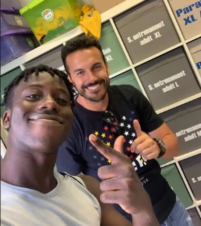 Barcelona and Villarreal battling to sign teenage Nigerian-born attacking midfielderÂ 