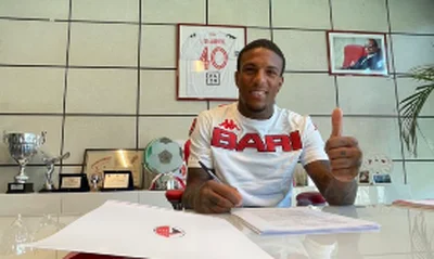 Official : Bari loan in Italian-Nigerian midfielder from Napoli