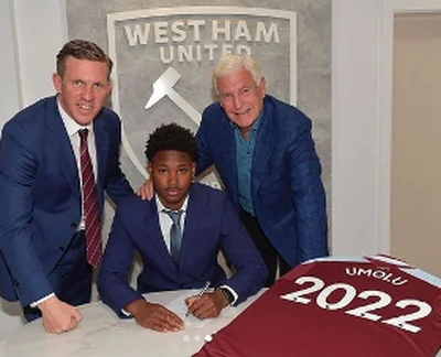 Official : Promising striker of Nigerian descent signs scholarship deal with West Ham 