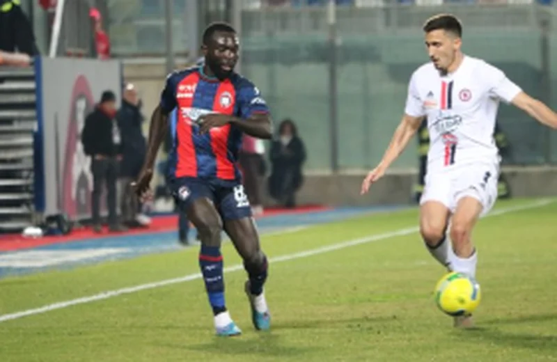 Official: Ex-Inter Milan midfielder AwuaÂ joins Atalanta on loan with option to buyÂ 