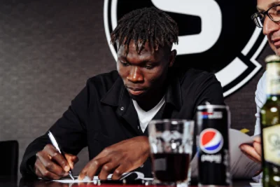 Official: Promising Nigerian midfielder signs new contract with Sparta PragueÂ 