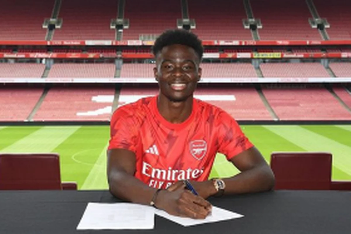Official: Cap-tied England star of Nigerian descent signs new Arsenal dealÂ 