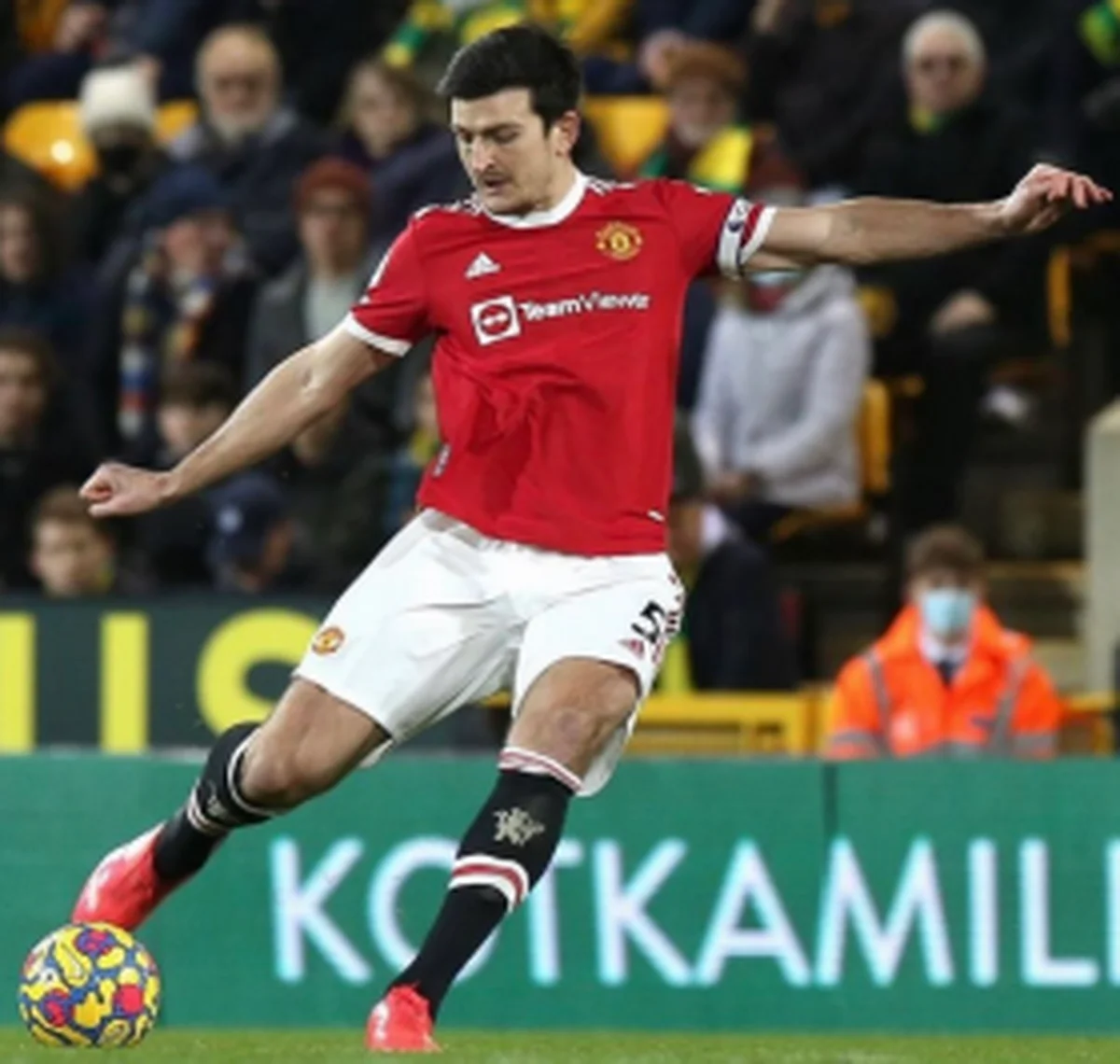 'You don't change a club captain' - MikelÂ hits out at Ten Hag for stripping Maguire of Man Utd captaincyÂ 