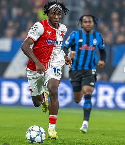 Slavia Prague's David Moses and Plymouth Argyle's Pepple score game-winning goals