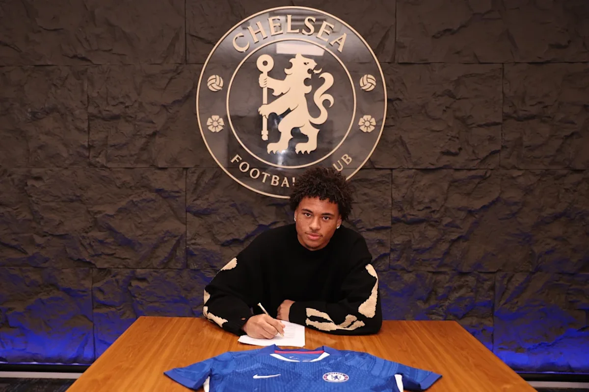 Official: Teenage Nigeria-eligible right-back signs new Chelsea deal after West Ham exit