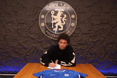 Official: Teenage Nigeria-eligible right-back signs new Chelsea deal after West Ham exit
