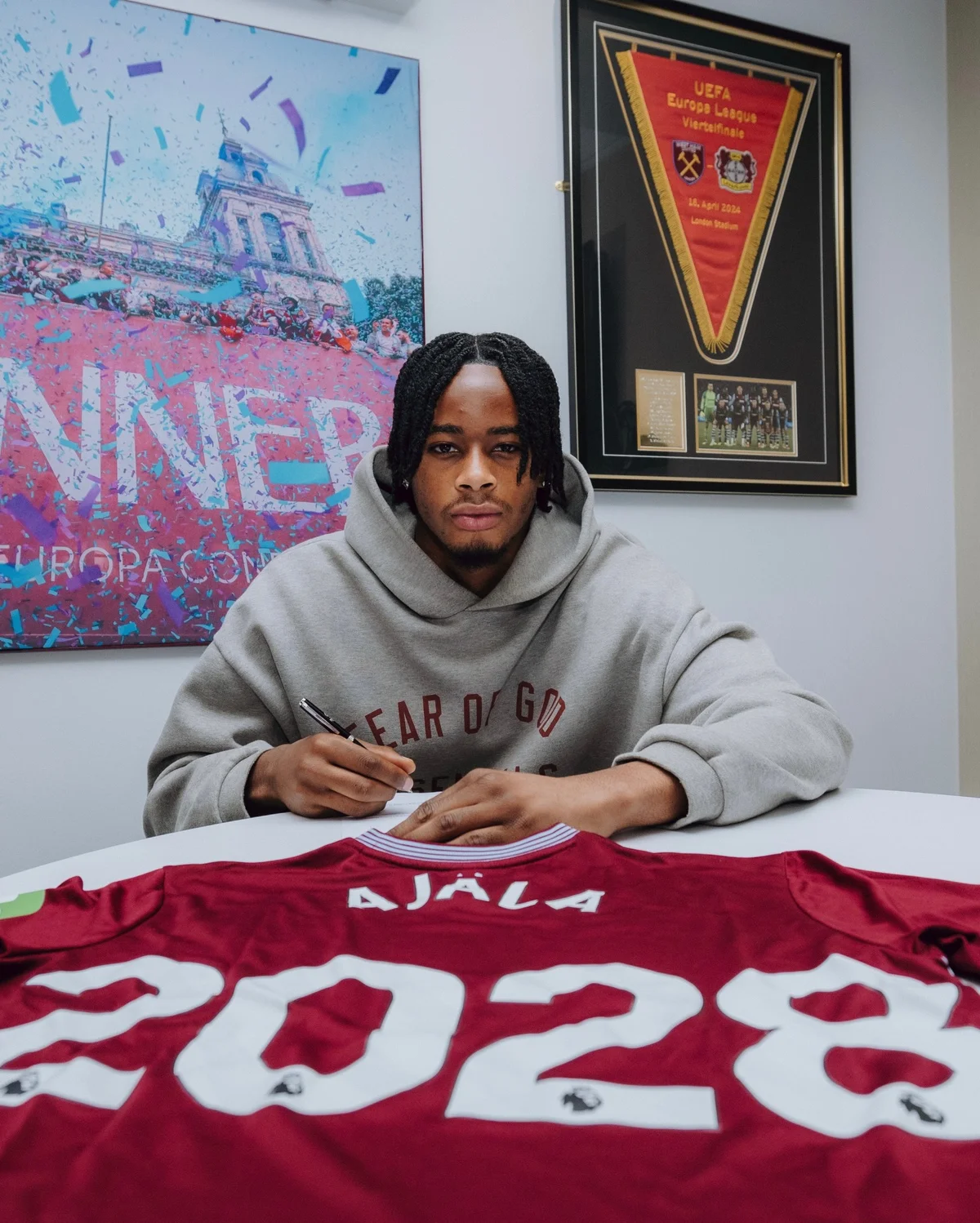 Confirmed: Talented striker of Nigerian descent signs new contract with West Ham United
