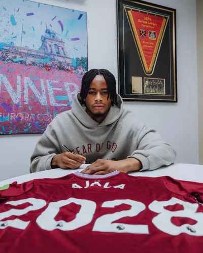 Confirmed: Talented striker of Nigerian descent signs new contract with West Ham United