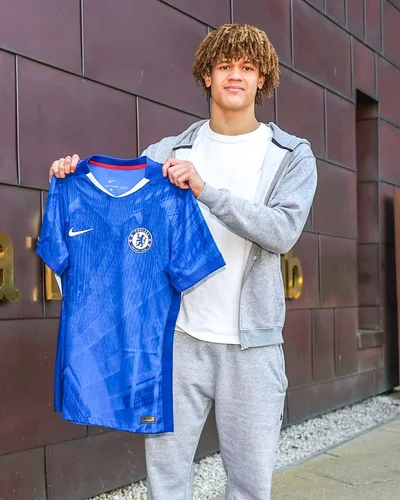 Confirmed: Son of former Super Eagles defender signs new long-term deal with Chelsea