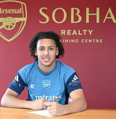 English-Egyptian-Nigerian left-back Ismail trains with Arsenal first team pre-Tottenham Hotspur 